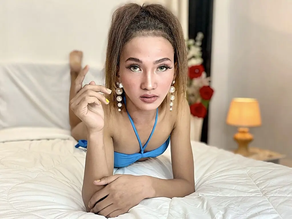 ElizabethWinston's live cam