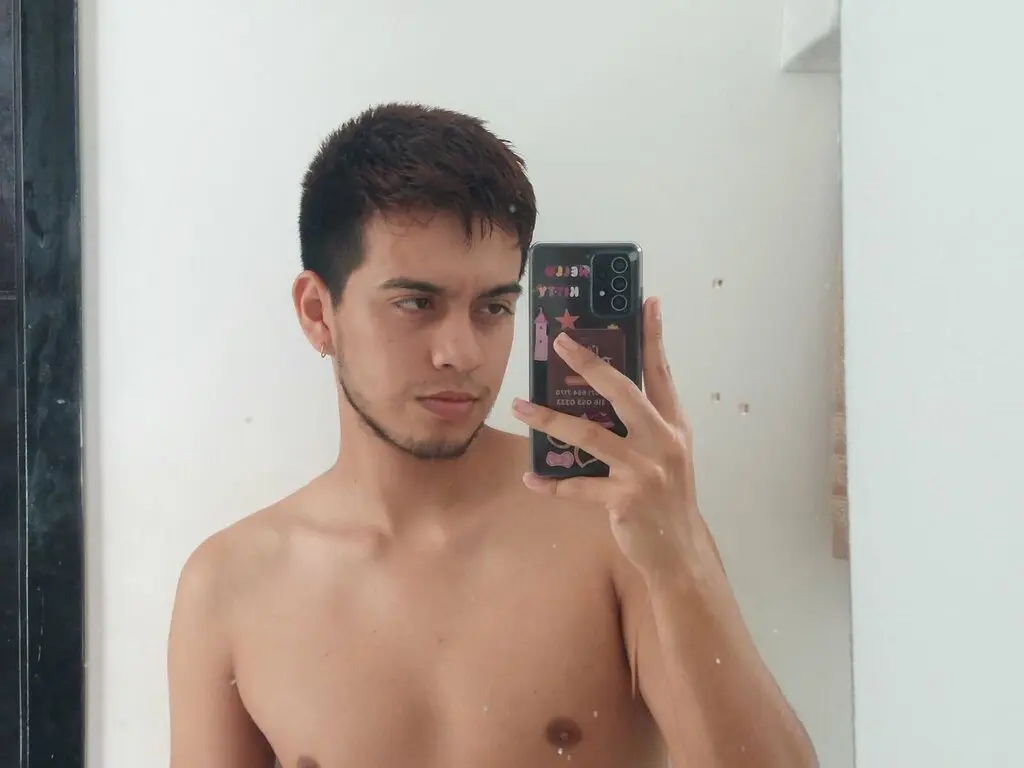 MichaelBazzi's live cam